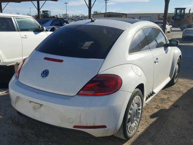 3VWJX7AT2DM685653 - 2013 VOLKSWAGEN BEETLE WHITE photo 4