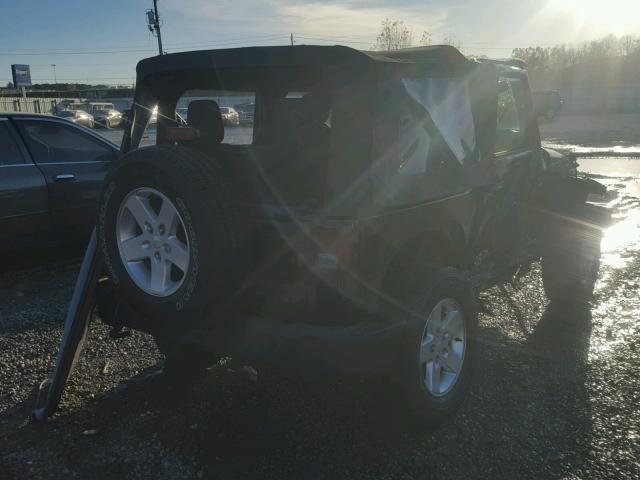 1C4AJWAG8FL504142 - 2015 JEEP WRANGLER S შავი ფოტო 4