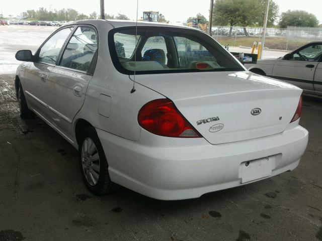 KNAFB121935265116 - 2003 KIA SPECTRA BA WHITE photo 3