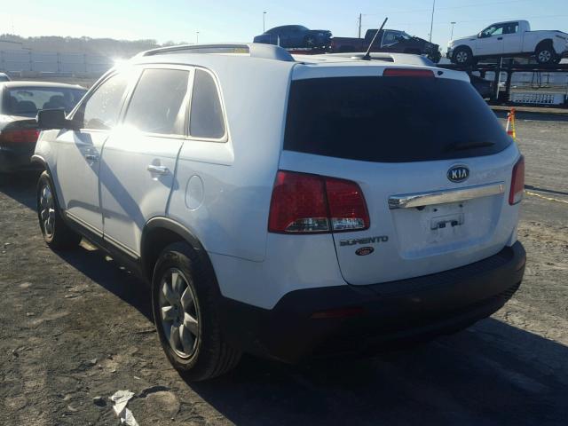 5XYKT3A66DG387979 - 2013 KIA SORENTO LX WHITE photo 3