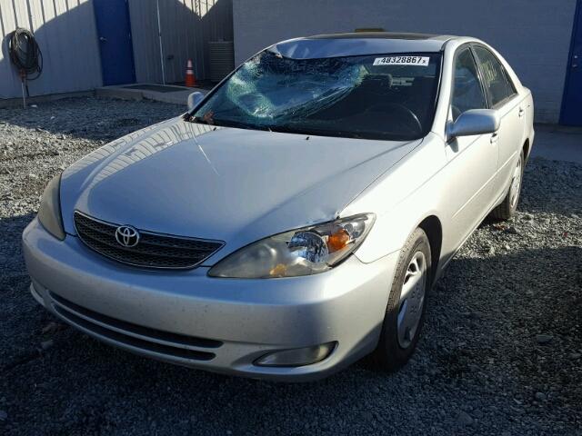 4T1BE32K84U901590 - 2004 TOYOTA CAMRY LE SILVER photo 2