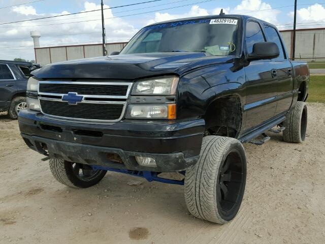 2GCEK13T361220404 - 2006 CHEVROLET SILVERADO BLACK photo 2