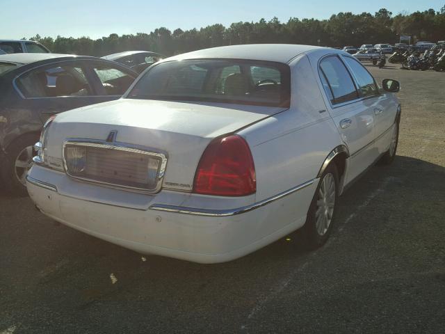 1LNHM82W13Y653123 - 2003 LINCOLN TOWN CAR S WHITE photo 4