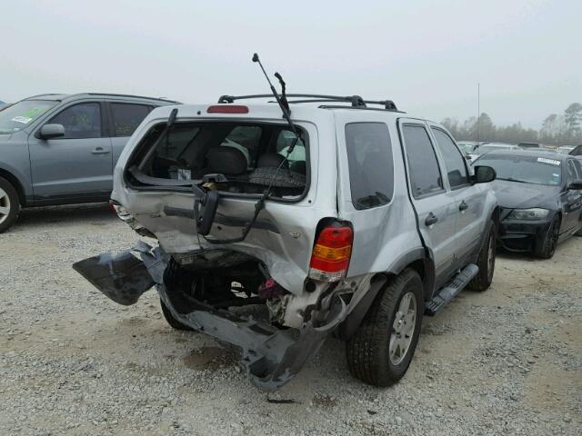 1FMYU03105KD86020 - 2005 FORD ESCAPE XLT SILVER photo 4