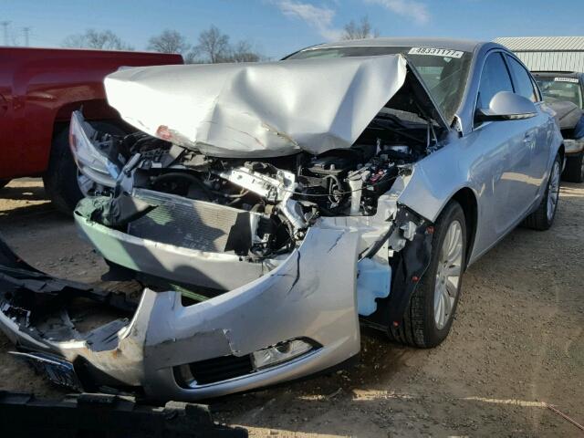 2G4GR5EK9C9159262 - 2012 BUICK REGAL SILVER photo 2