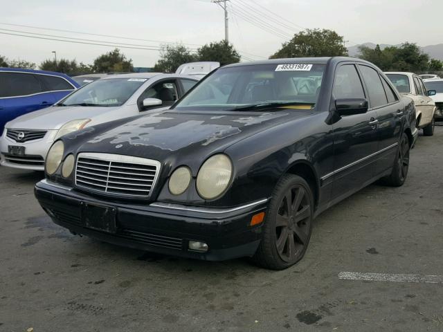 WDBJF65H7XA884686 - 1999 MERCEDES-BENZ E 320 BLACK photo 2