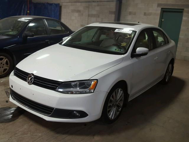 3VWGP7AJ8CM311667 - 2012 VOLKSWAGEN JETTA SEL WHITE photo 2