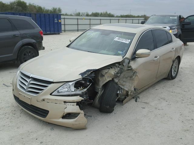 KMHGC4DE2BU118139 - 2011 HYUNDAI GENESIS 3. GOLD photo 2