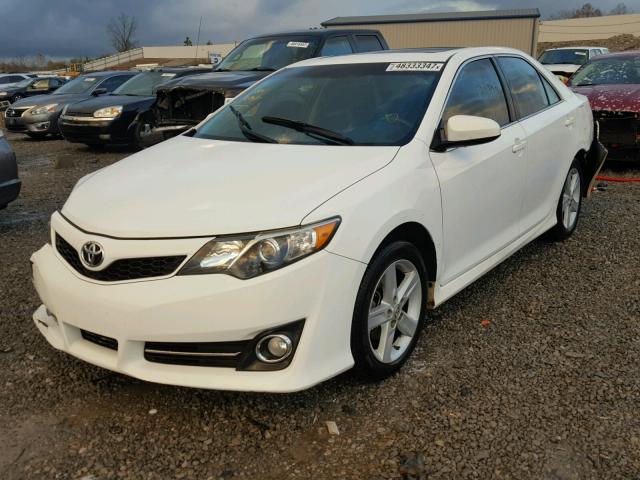 4T1BF1FK1CU125149 - 2012 TOYOTA CAMRY BASE WHITE photo 2