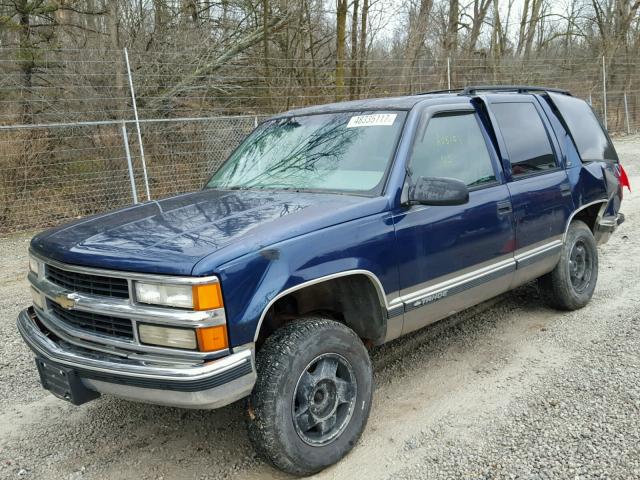 1GNEK13RXWJ331890 - 1998 CHEVROLET TAHOE K150 TWO TONE photo 2