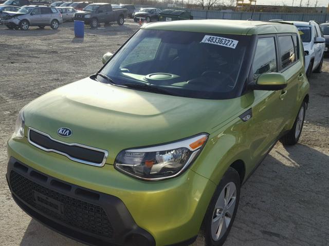 KNDJN2A29E7713835 - 2014 KIA SOUL GREEN photo 2