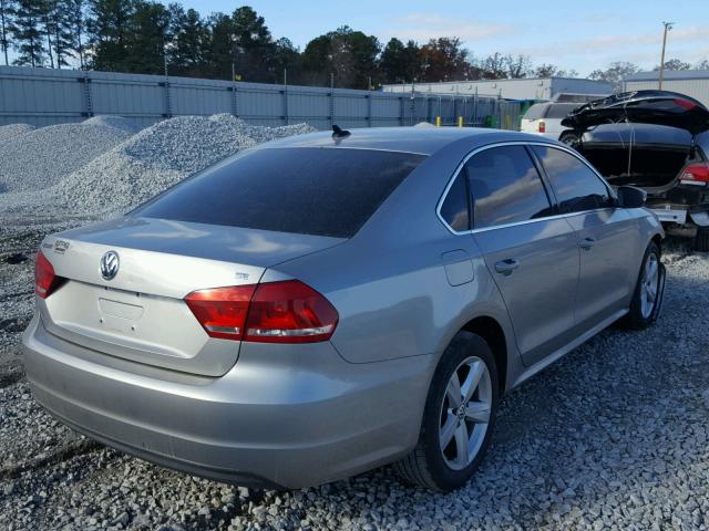 1VWBH7A3XDC072182 - 2013 VOLKSWAGEN PASSAT SE GRAY photo 4