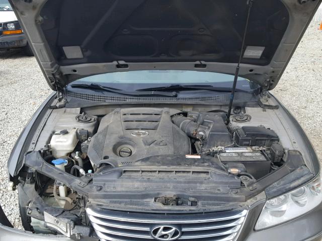 KMHFC46F39A370172 - 2009 HYUNDAI AZERA SE GRAY photo 7