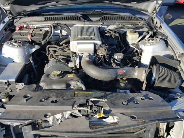 1ZVFT84N655243891 - 2005 FORD MUSTANG SILVER photo 7