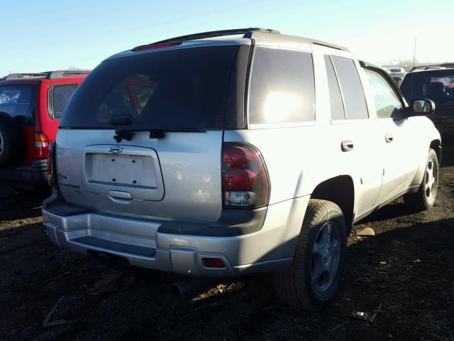 1GNDT13S082209841 - 2008 CHEVROLET TRAILBLAZE SILVER photo 4