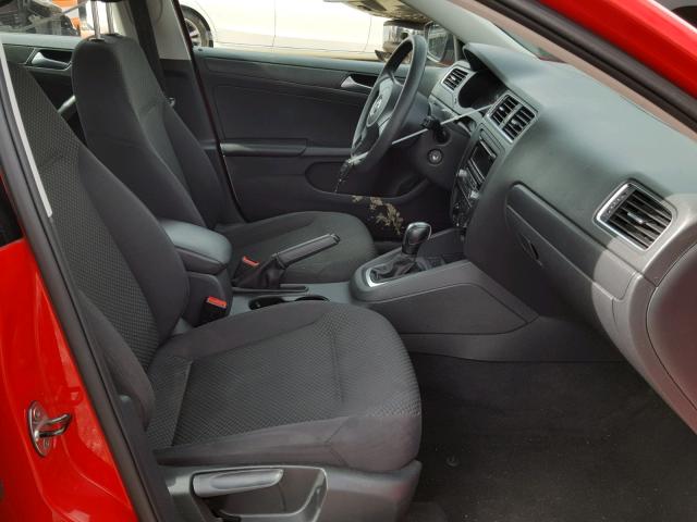3VW2K7AJ6EM306527 - 2014 VOLKSWAGEN JETTA BASE RED photo 5
