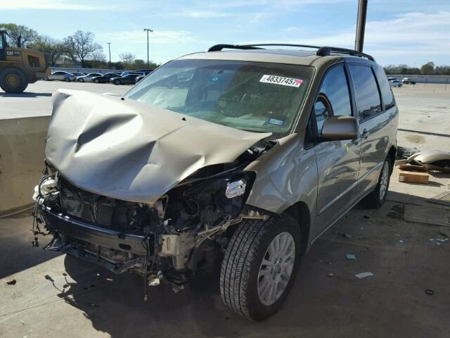 5TDYK4CC9AS304842 - 2010 TOYOTA SIENNA XLE BROWN photo 2