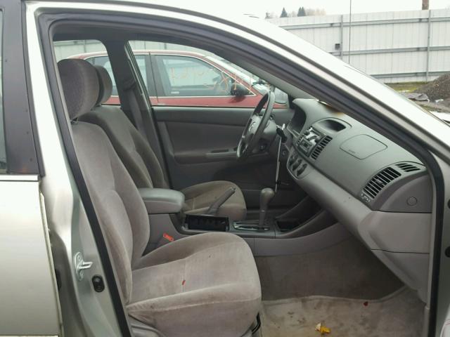 JTDBE32K530187766 - 2003 TOYOTA CAMRY LE SILVER photo 5