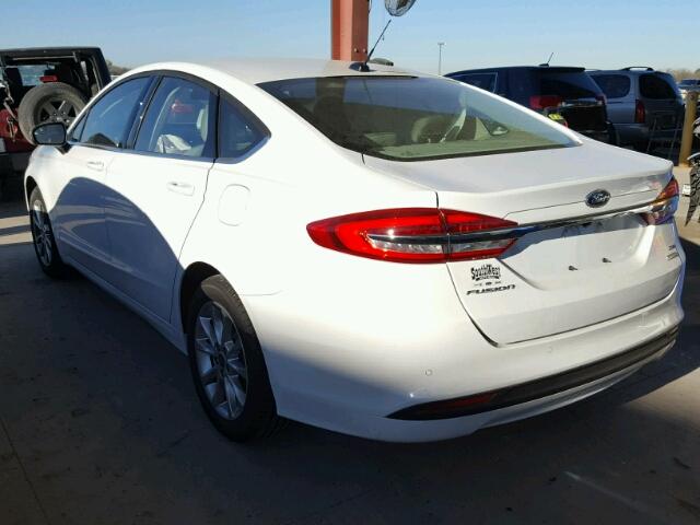 3FA6P0HD6HR257663 - 2017 FORD FUSION SE WHITE photo 3