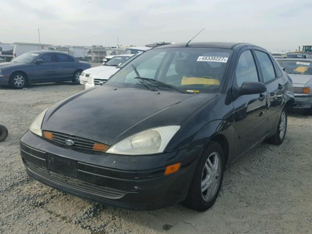 1FAFP34PX2W230679 - 2002 FORD FOCUS SE BLACK photo 2