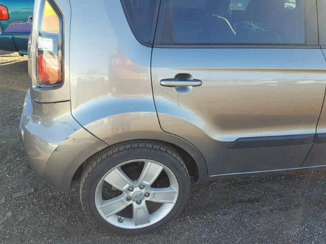 KNDJT2A28B7347139 - 2011 KIA SOUL + SILVER photo 9