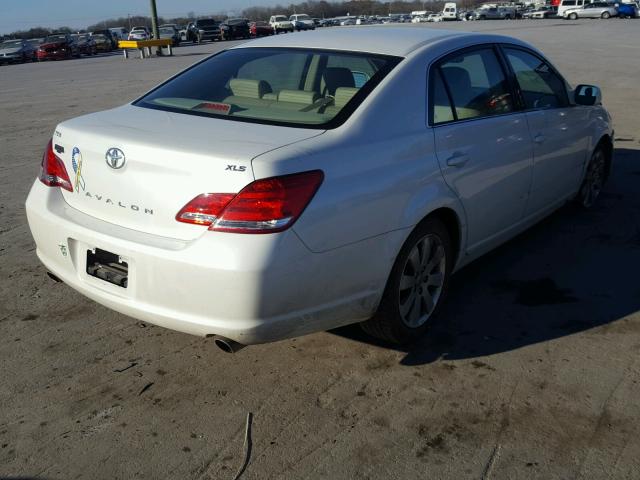 4T1BK36B36U088441 - 2006 TOYOTA AVALON XL WHITE photo 4