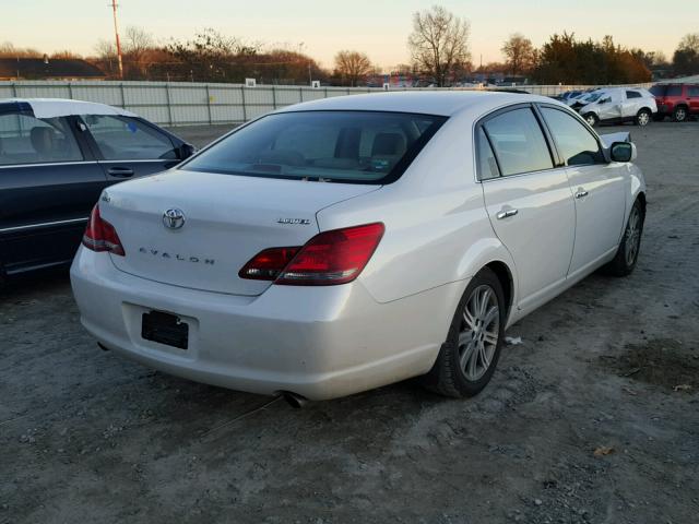 4T1BK36B78U310207 - 2008 TOYOTA AVALON XL WHITE photo 4