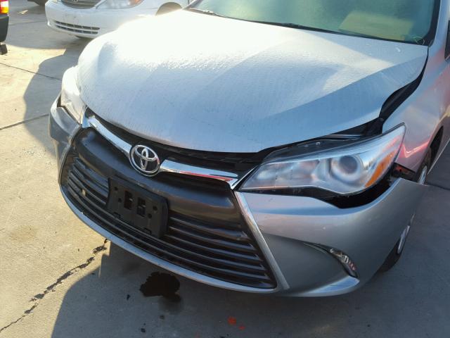 4T1BF1FK6FU954867 - 2015 TOYOTA CAMRY LE SILVER photo 9