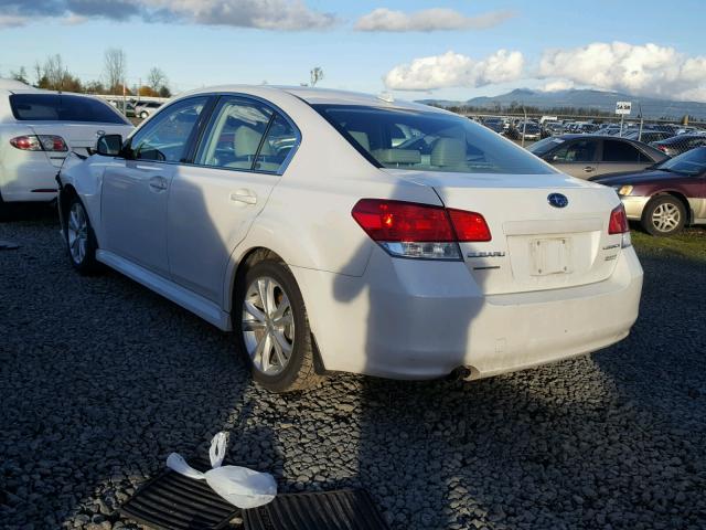 4S3BMBK67D3015156 - 2013 SUBARU LEGACY 2.5 WHITE photo 3