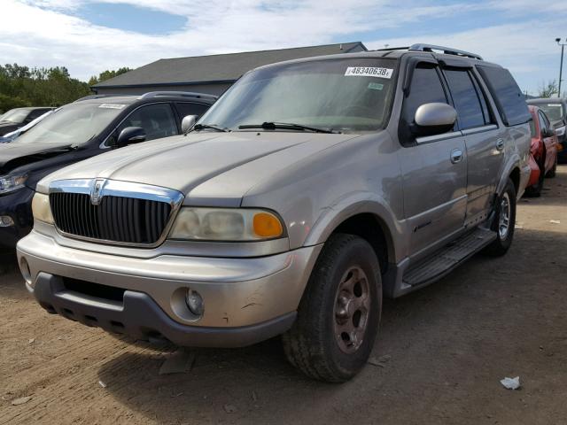 5LMPU28A4YLJ06384 - 2000 LINCOLN NAVIGATOR 金色 照片 2
