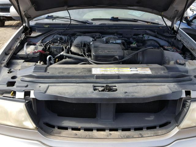 5LMPU28A4YLJ06384 - 2000 LINCOLN NAVIGATOR 金色 照片 7