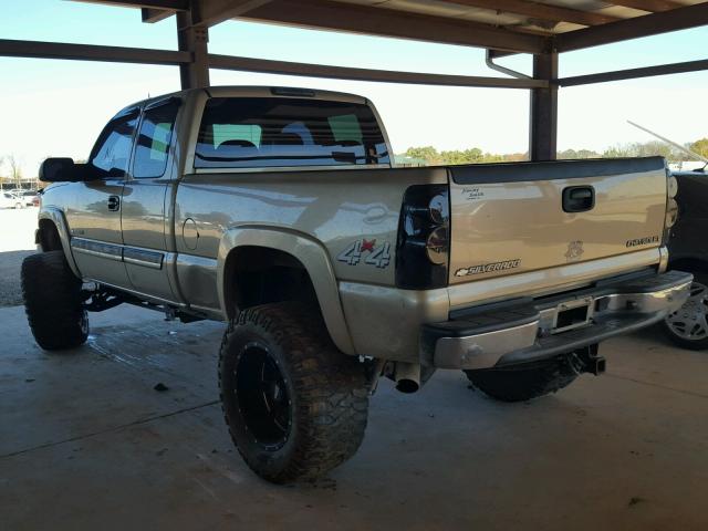 1GCHK29U84E146590 - 2004 CHEVROLET SILVERADO GOLD photo 3