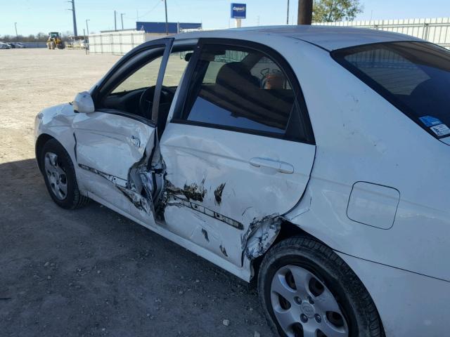 KNAFE221095634600 - 2009 KIA SPECTRA EX WHITE photo 9