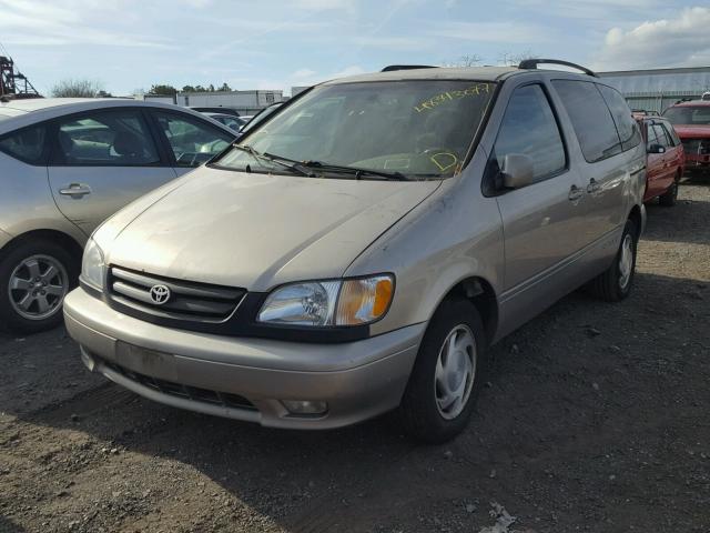 4T3ZF13CX2U418565 - 2002 TOYOTA SIENNA LE TAN photo 2