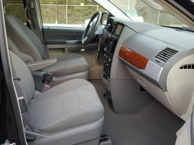 2A8HR54P28R735053 - 2008 CHRYSLER TOWN & COU 黑色 照片 5