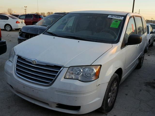 2A8HR44E19R549076 - 2009 CHRYSLER TOWN & COU WHITE photo 2