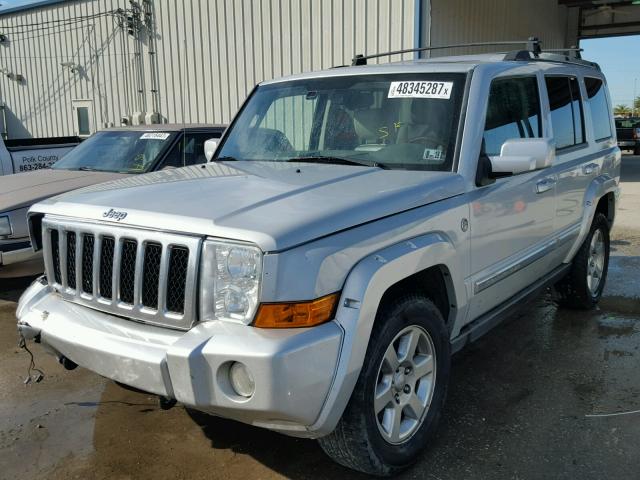 1J8HG68287C535733 - 2007 JEEP COMMANDER SILVER photo 2