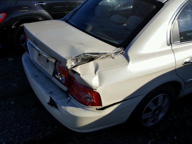 KNAGD126245268547 - 2004 KIA OPTIMA LX WHITE photo 9