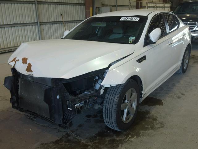 5XXGM4A70EG324884 - 2014 KIA OPTIMA LX WHITE photo 2