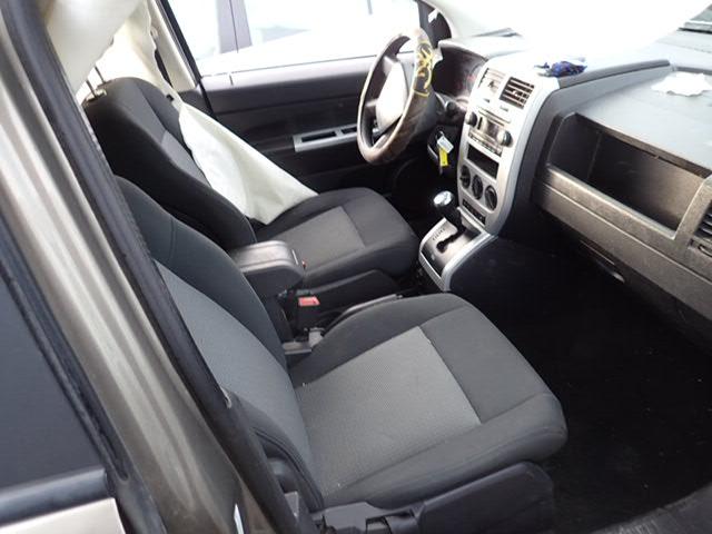 1J8FF47W38D563857 - 2008 JEEP COMPASS SP BEIGE photo 5