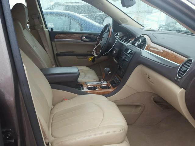5GAKVCED7CJ378503 - 2012 BUICK ENCLAVE BROWN photo 5