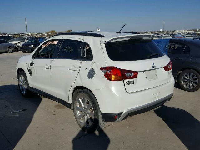 4A4AP4AU4EE003883 - 2014 MITSUBISHI OUTLANDER WHITE photo 3