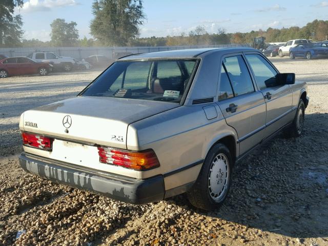 WDBDB26D3JF431446 - 1988 MERCEDES-BENZ 190 D 2.5 SILVER photo 4