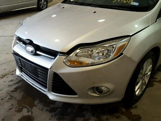 1FAHP3H24CL391698 - 2012 FORD FOCUS SEL SILVER photo 9