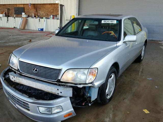 JT8BH28F9X0164006 - 1999 LEXUS LS 400 SILVER photo 2