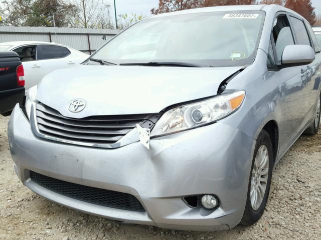 5TDYK3DC8FS529995 - 2015 TOYOTA SIENNA XLE BLUE photo 9