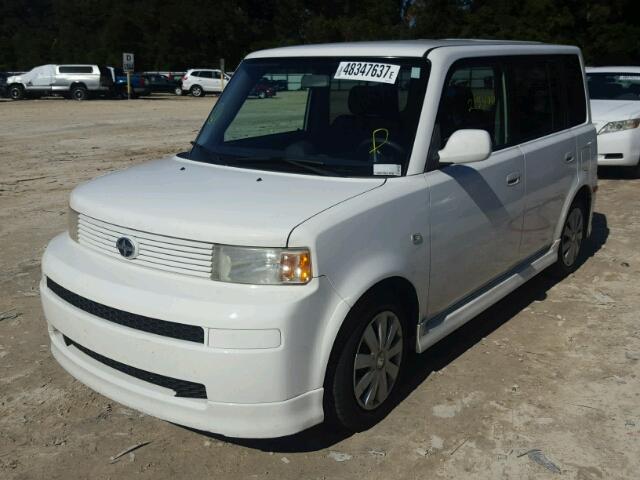 JTLKT324X50181816 - 2005 TOYOTA SCION XB WHITE photo 2