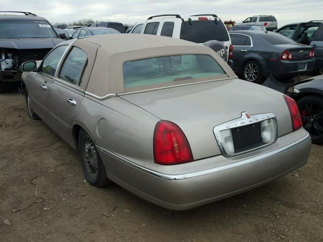 1LNHM82W1YY801293 - 2000 LINCOLN TOWN CAR S TAN photo 3