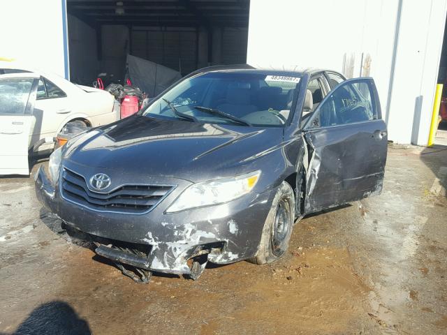 4T1BF3EK0AU553031 - 2010 TOYOTA CAMRY BASE GRAY photo 2