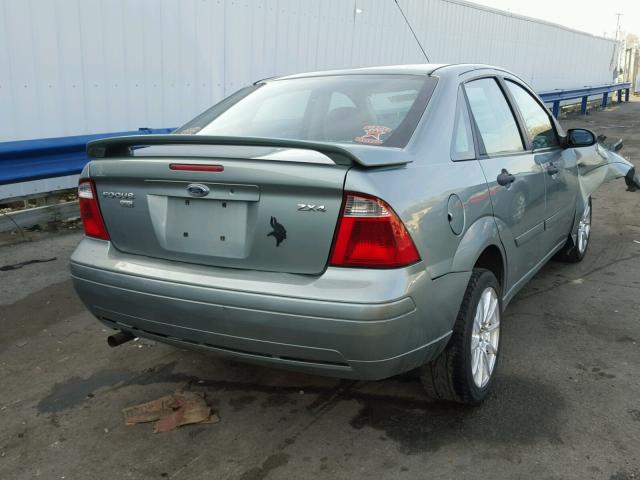 1FAHP34N66W238873 - 2006 FORD FOCUS ZX4 GREEN photo 4